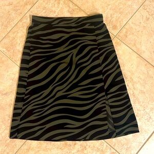 NWT. Ann Taylor skirt. Size 6 petite